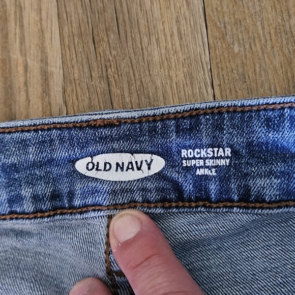 Old Navy Skinny Jean size 16 rockstars - Picture 2 of 6